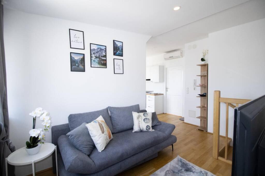 Sunny & Cozy Penthouse With Balcony L Dg4'14 Appartement Wenen Buitenkant foto