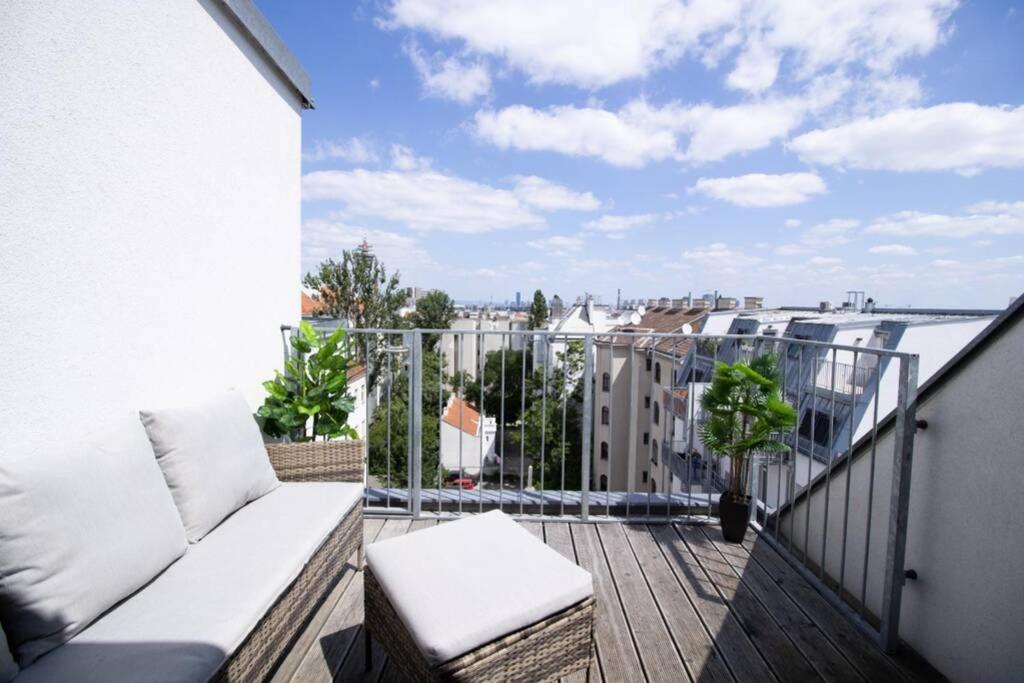 Sunny & Cozy Penthouse With Balcony L Dg4'14 Appartement Wenen Buitenkant foto