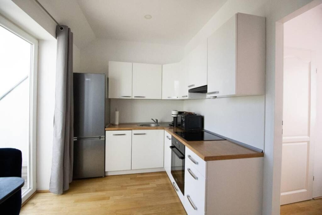 Sunny & Cozy Penthouse With Balcony L Dg4'14 Appartement Wenen Buitenkant foto